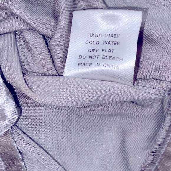 Rehab tan crushed velvet romper size large - Picture 8 of 9